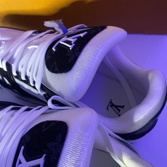 Louis Vuitton shoes - Picture 4 of 5